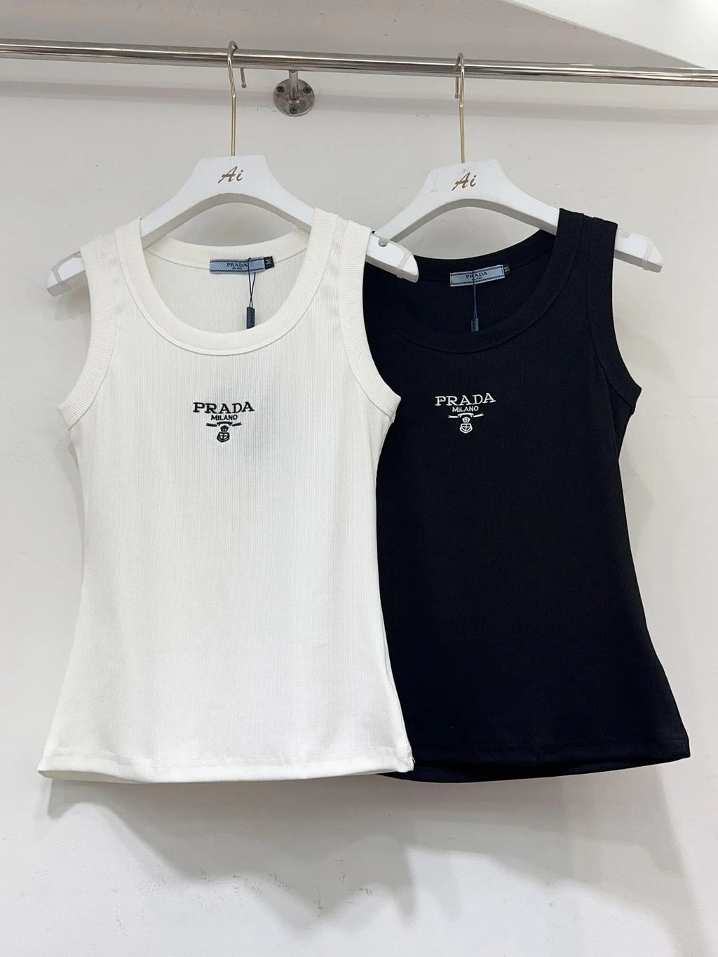 Two Color Sleeveless Vest