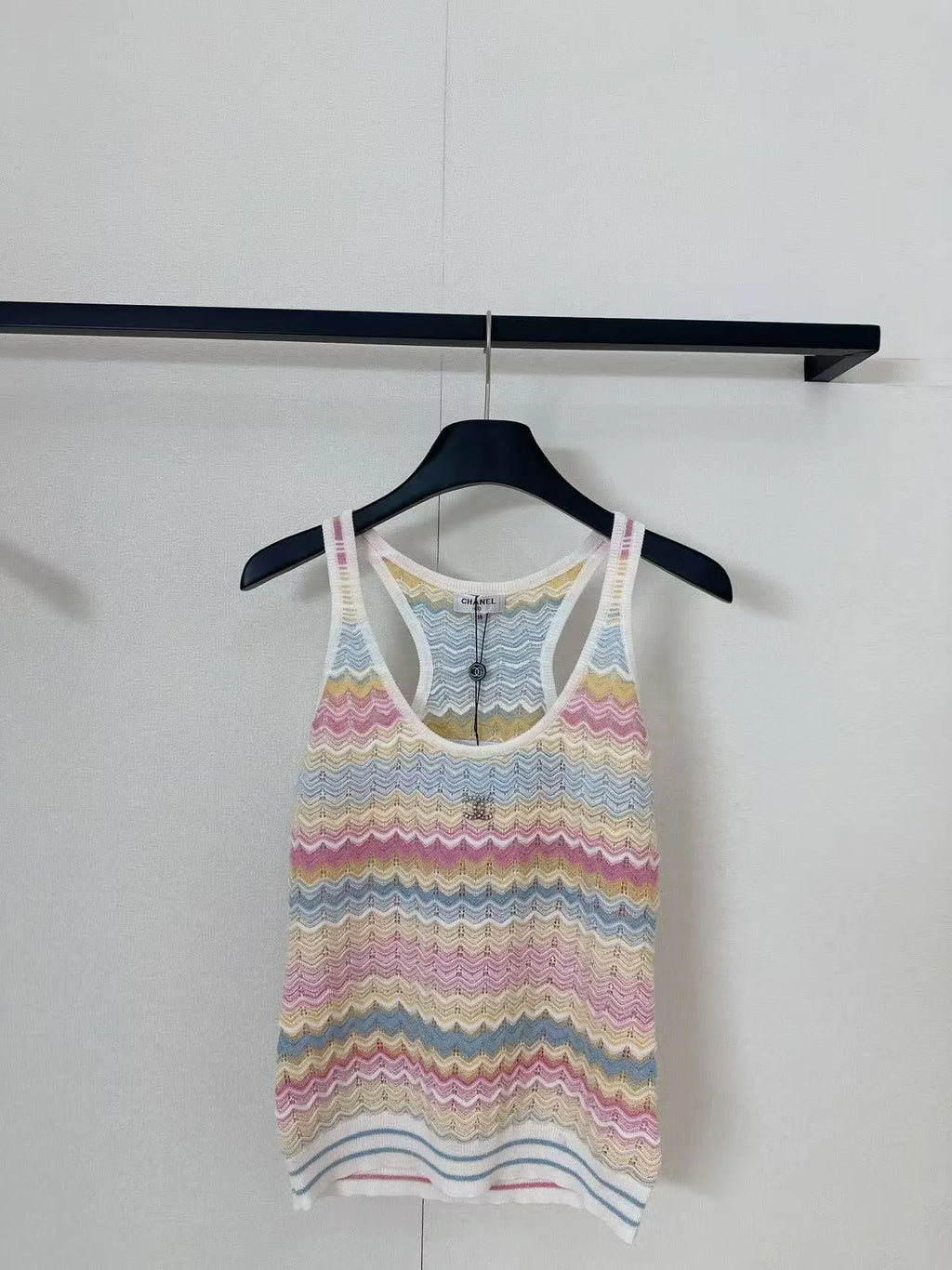 Wave Pattern Gradient Vest