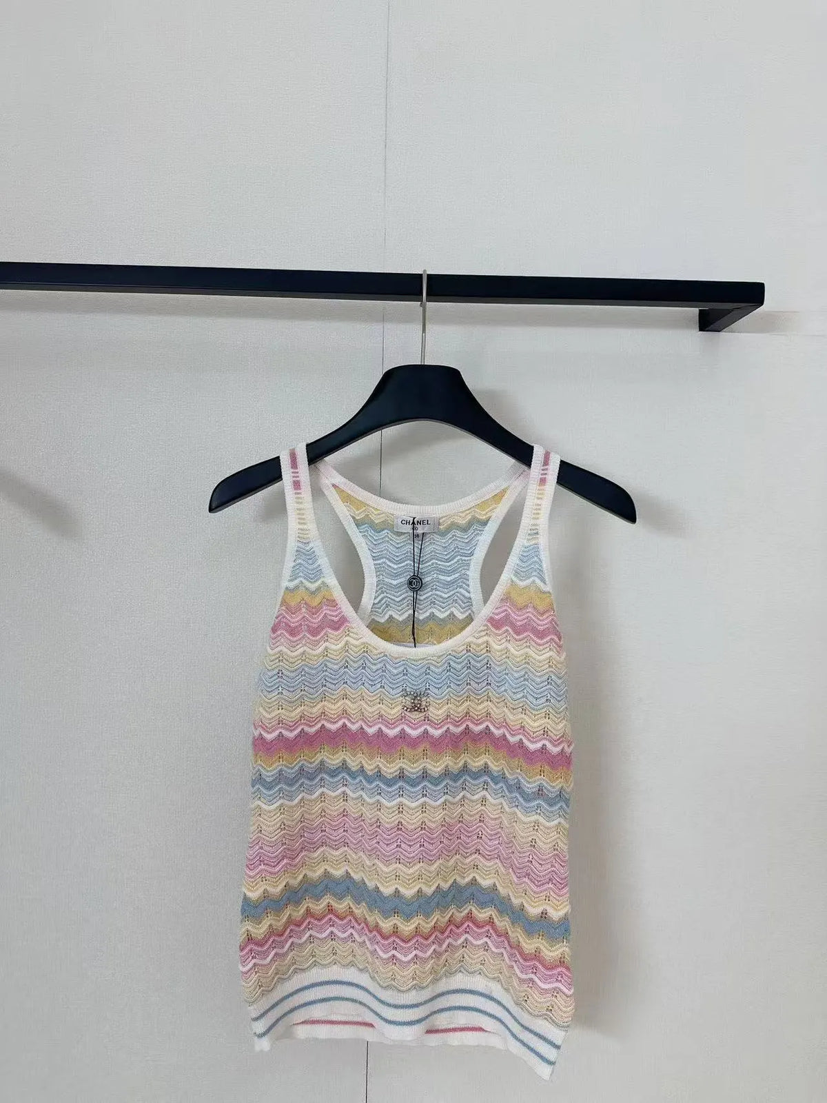 Wave Pattern Gradient Vest