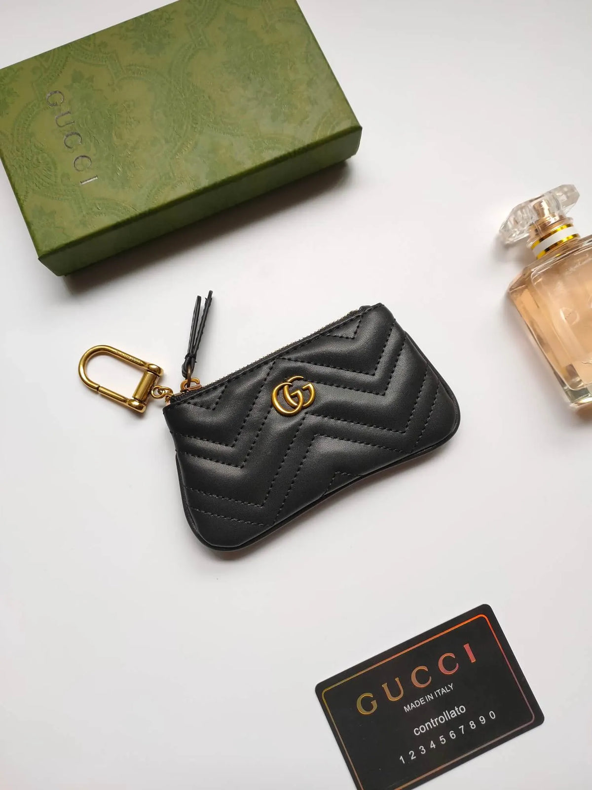 Zigzag Stitch Small Organizer Wallet
