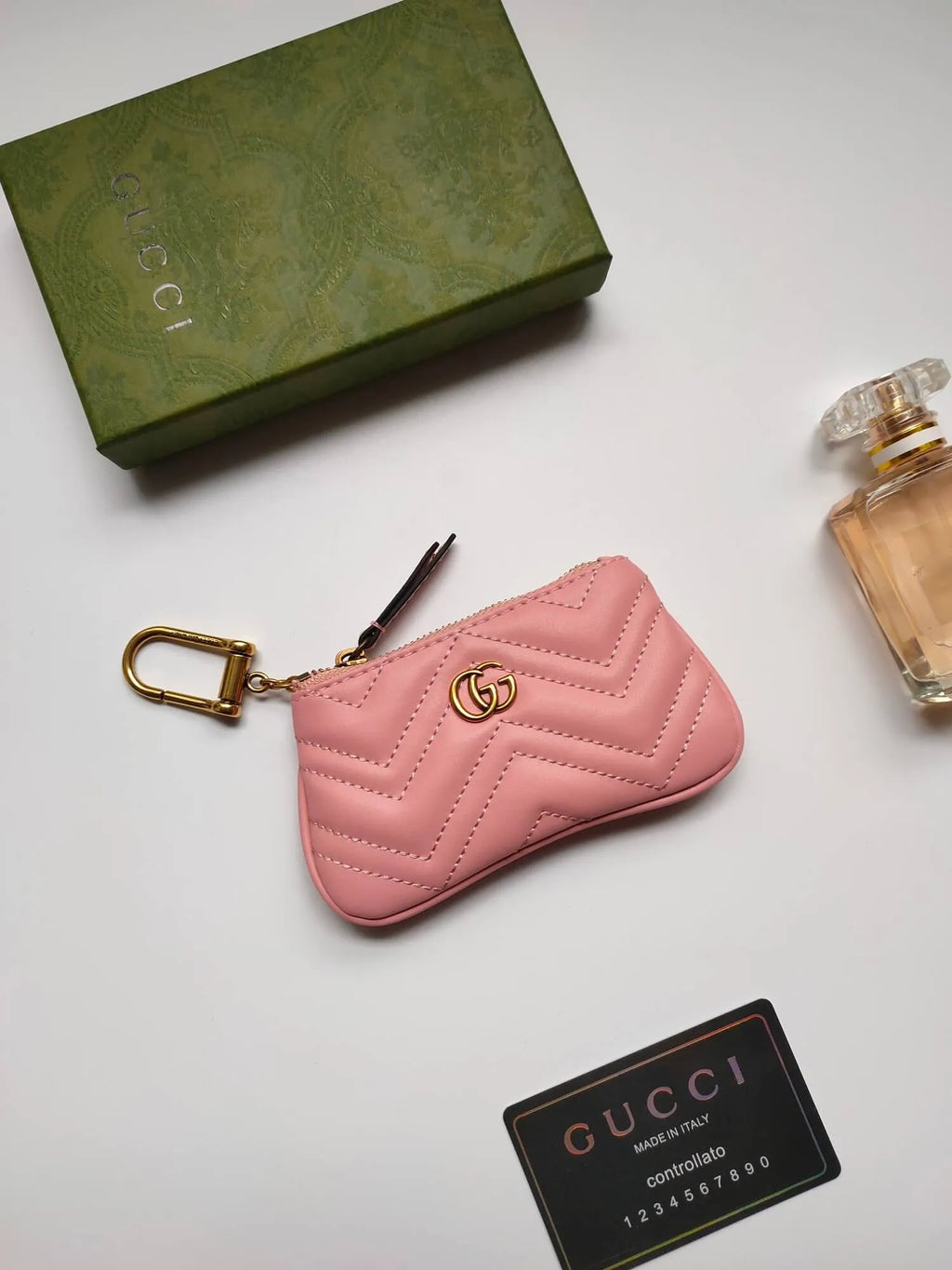 Zigzag Stitch Small Organizer Wallet