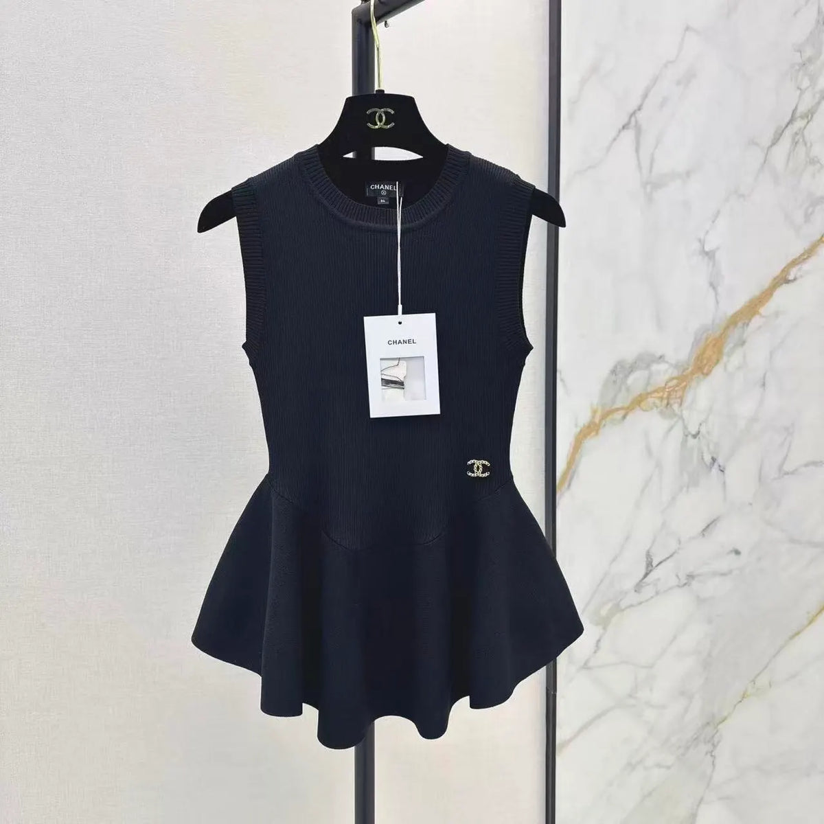 Waist-Cinching Sculptural Hem Tank Top