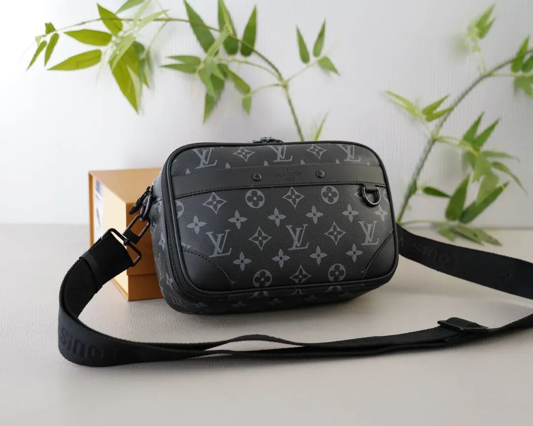 Classic Shoulder Strap Crossbody Bag