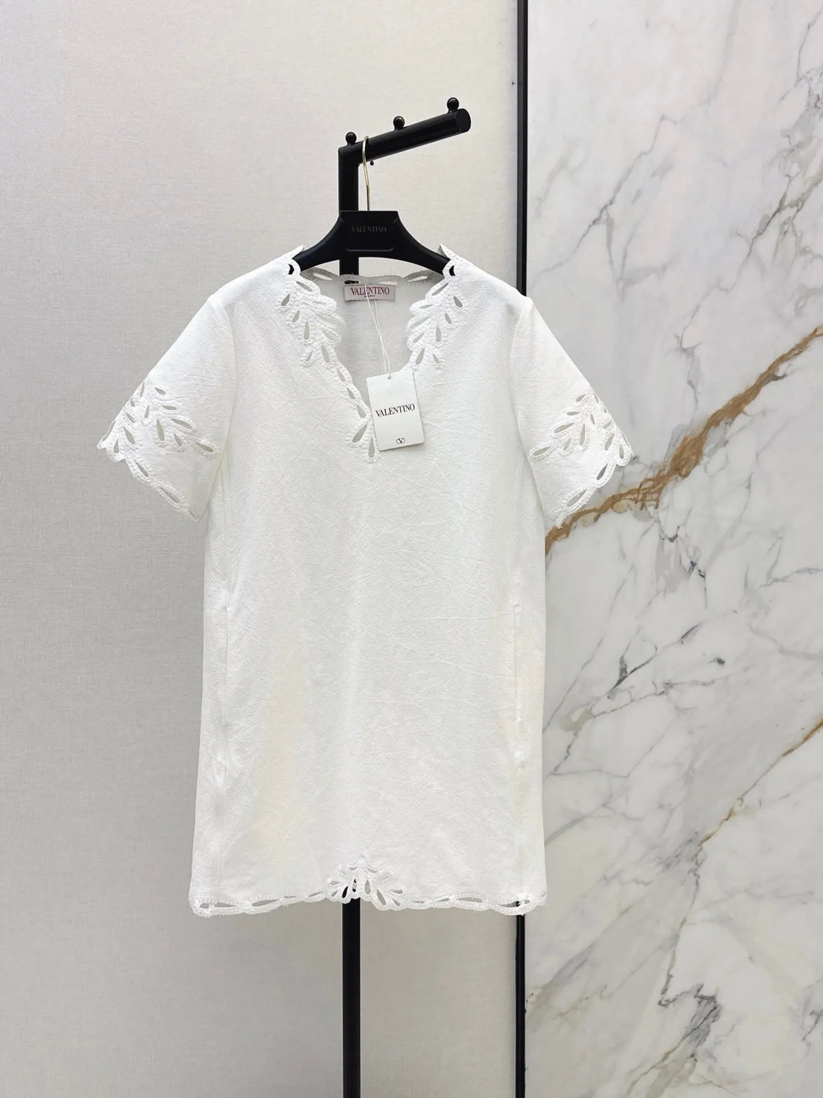 Scalloped Cutwork Hem Shift Dress
