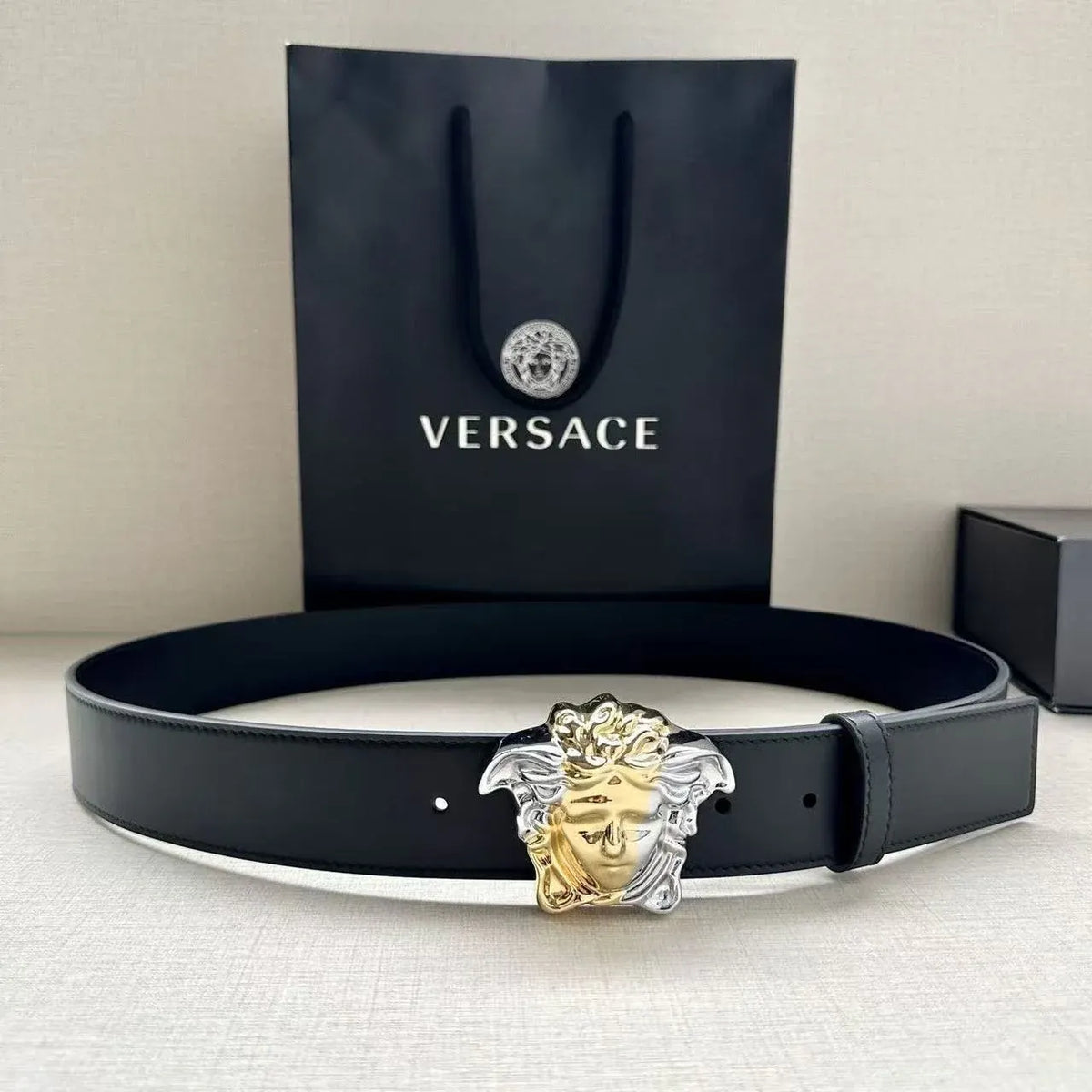 Vintage 3D Head Portrait Leather Belt
