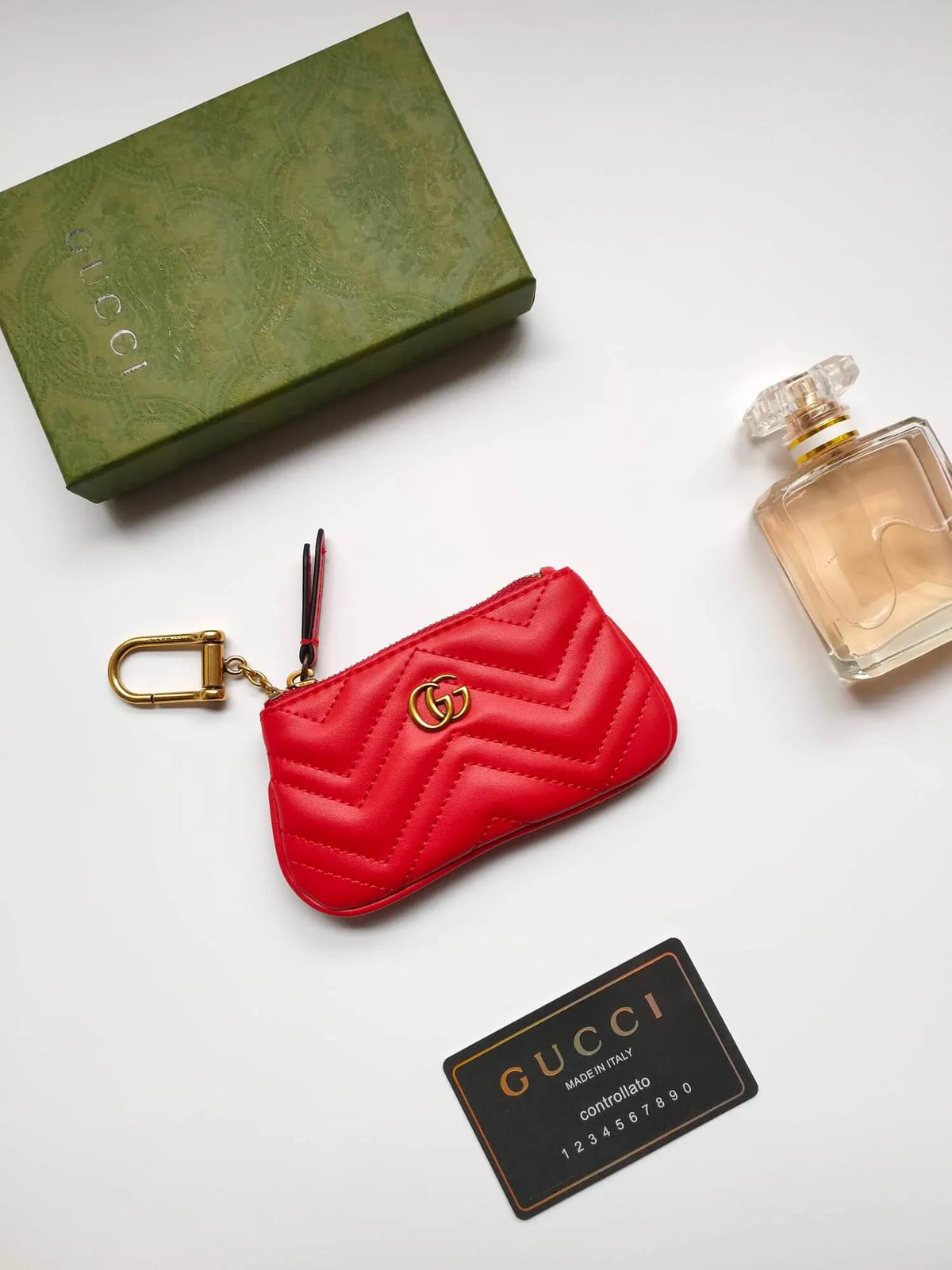 Zigzag Stitch Small Organizer Wallet