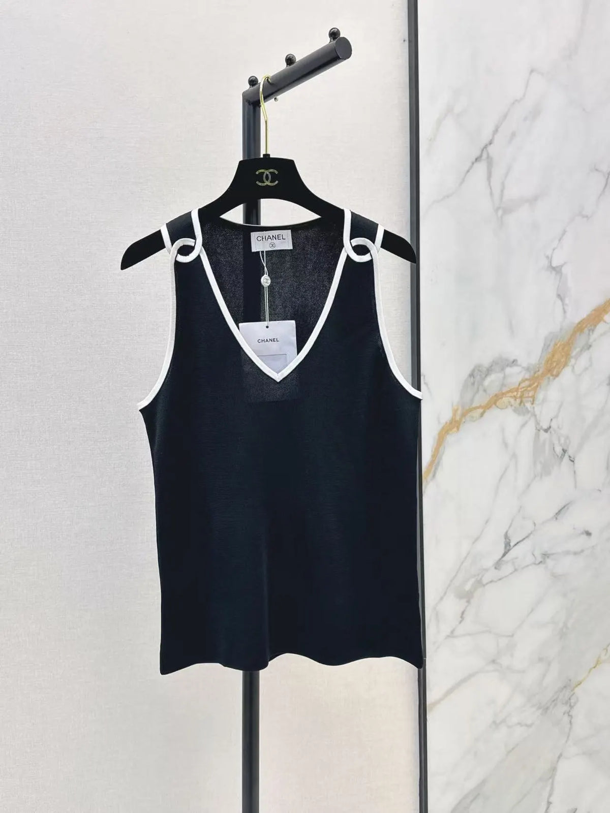 Detailed Cuff Design Tank Top
