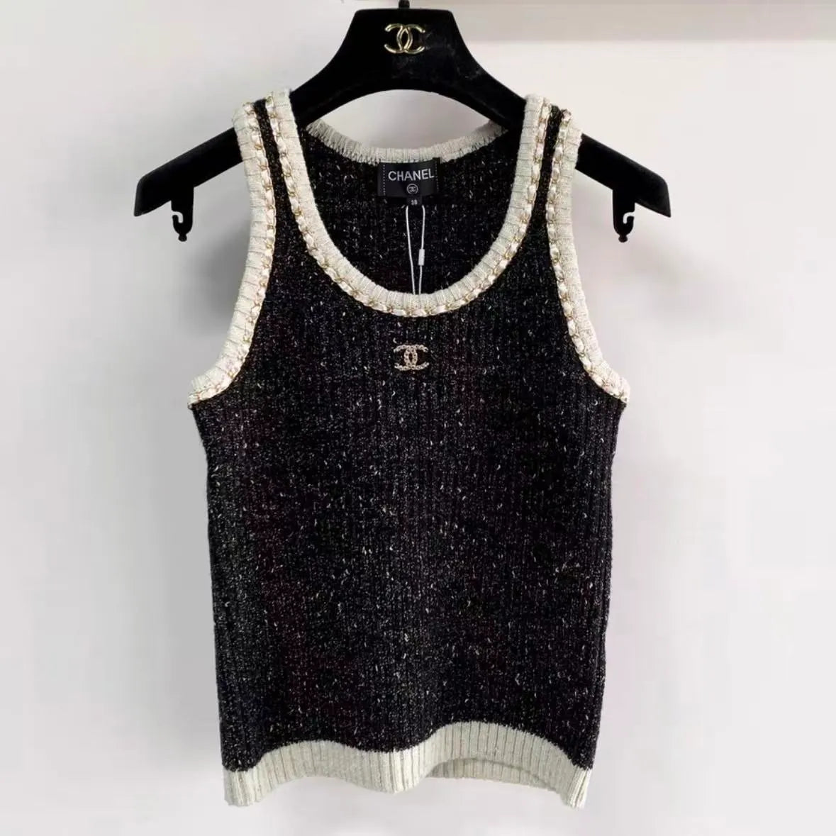 Contrast Chain Trim Knit Vest