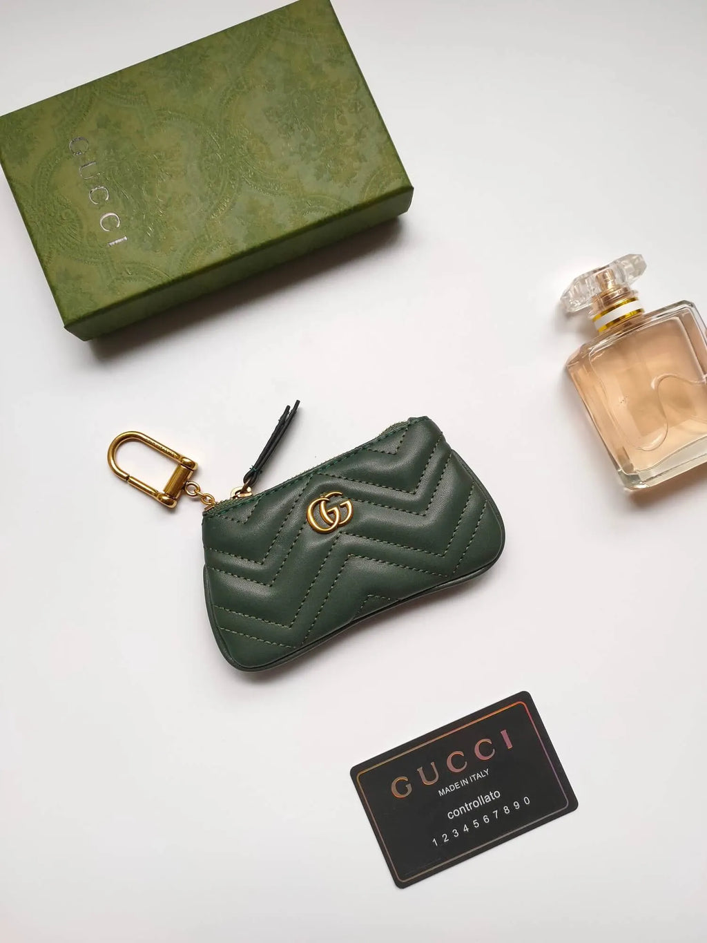 Zigzag Stitch Small Organizer Wallet