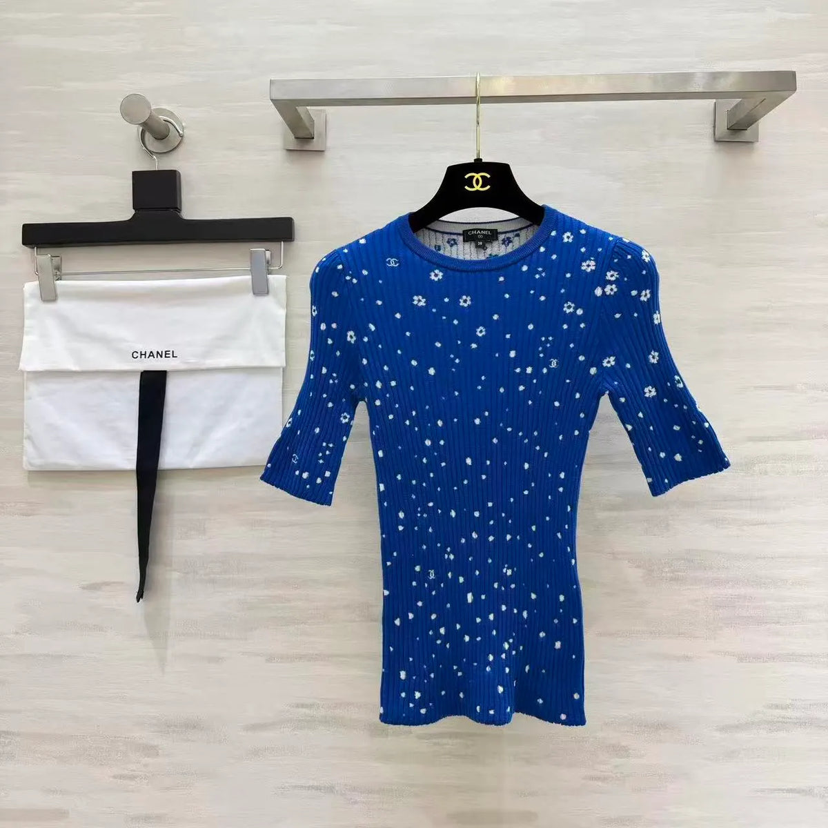 Slim-Fit Blue Knit Short Sleeve