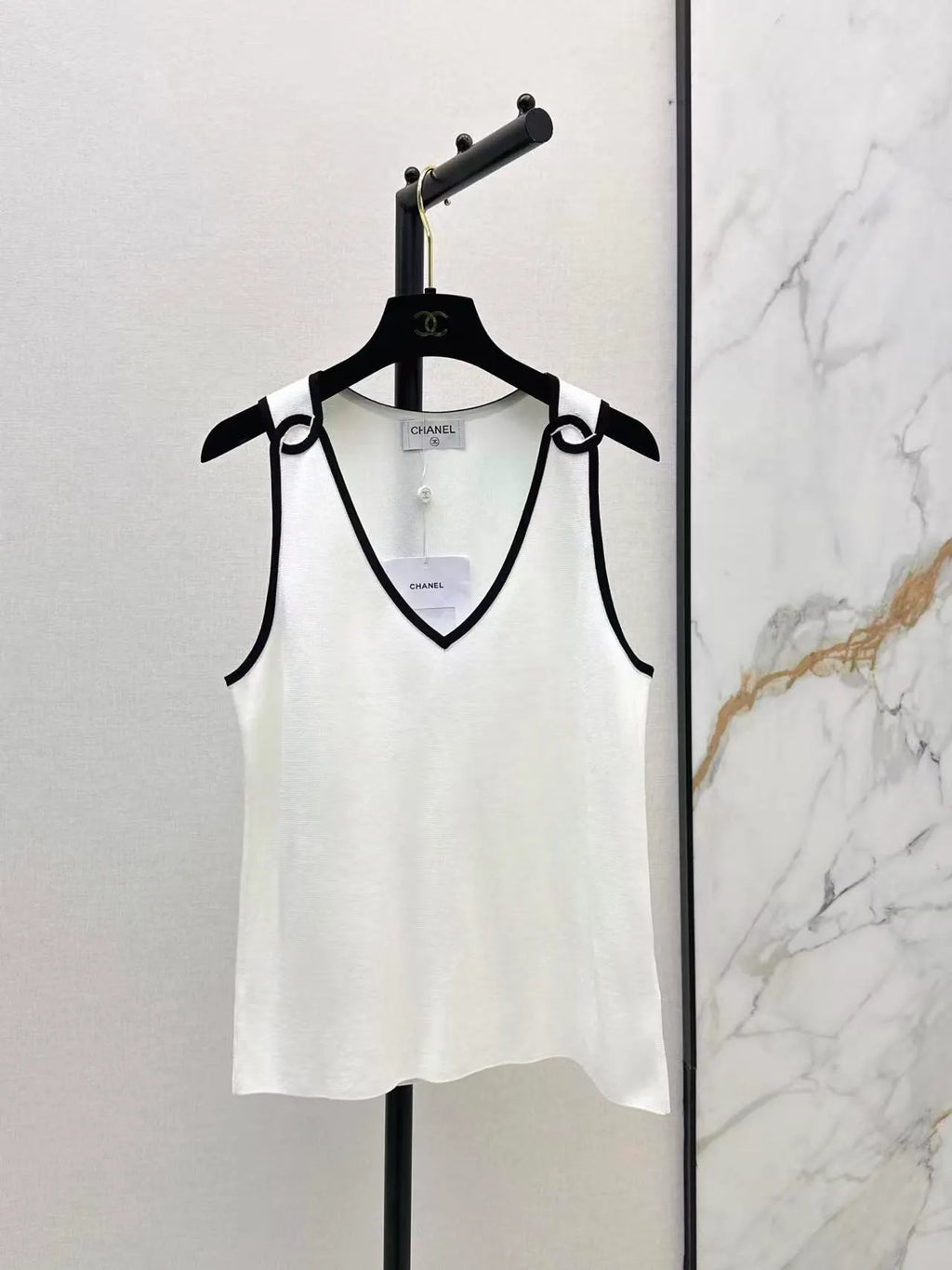 Detailed Cuff Design Tank Top
