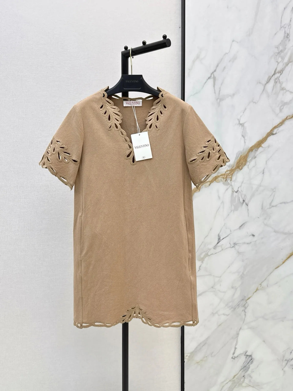 Scalloped Cutwork Hem Shift Dress