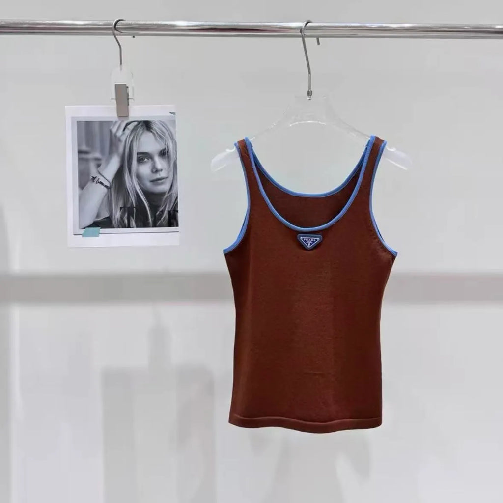 Color-Contrast Trim Vest