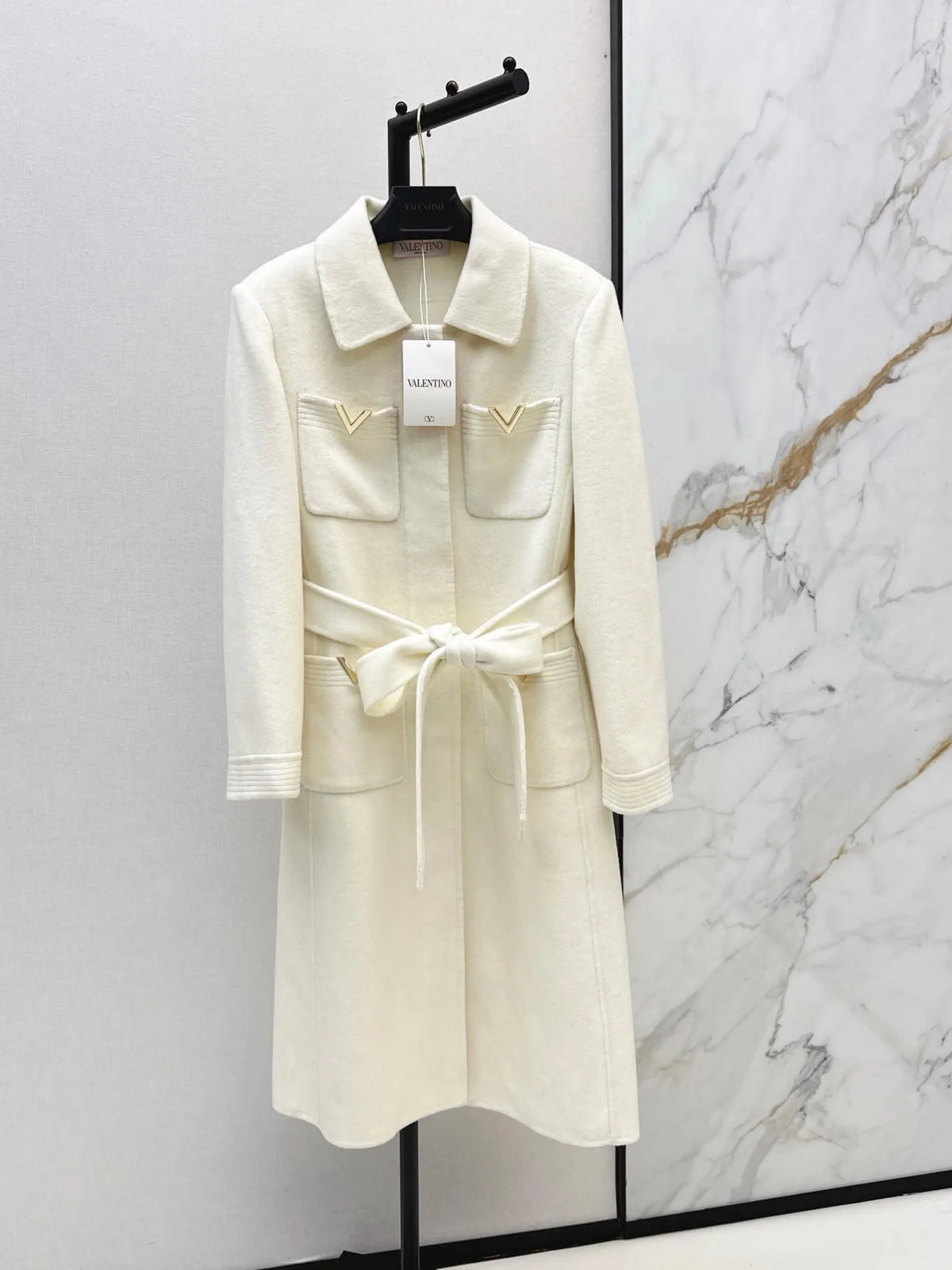V Detail Belted Collared Wool Coat