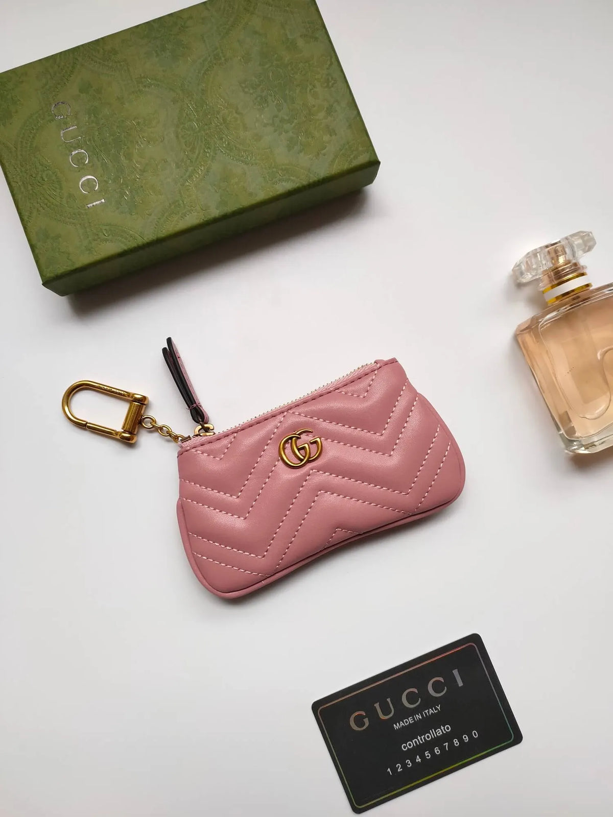 Zigzag Stitch Small Organizer Wallet