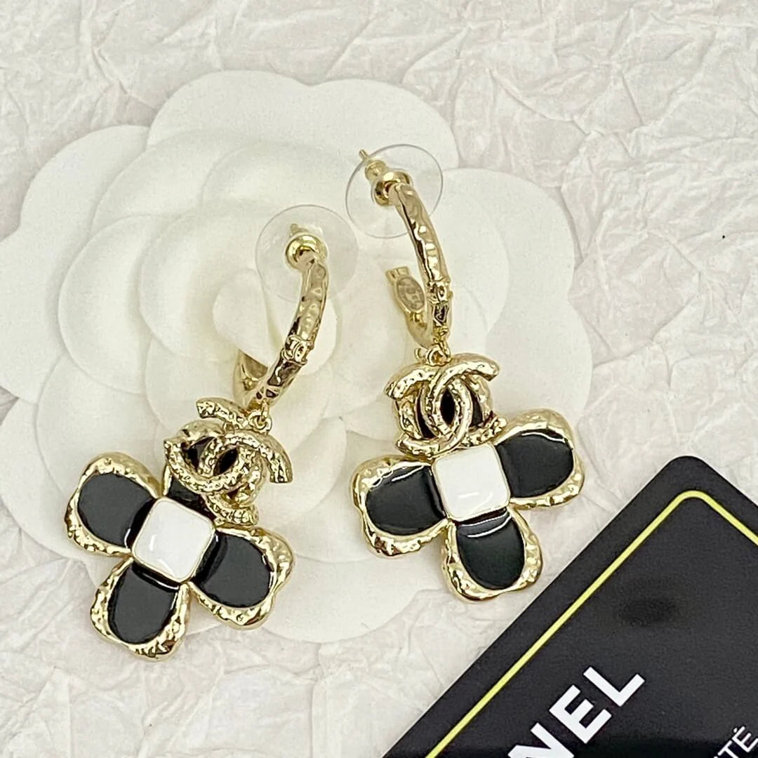 Color-Blocked Clover Earrings
